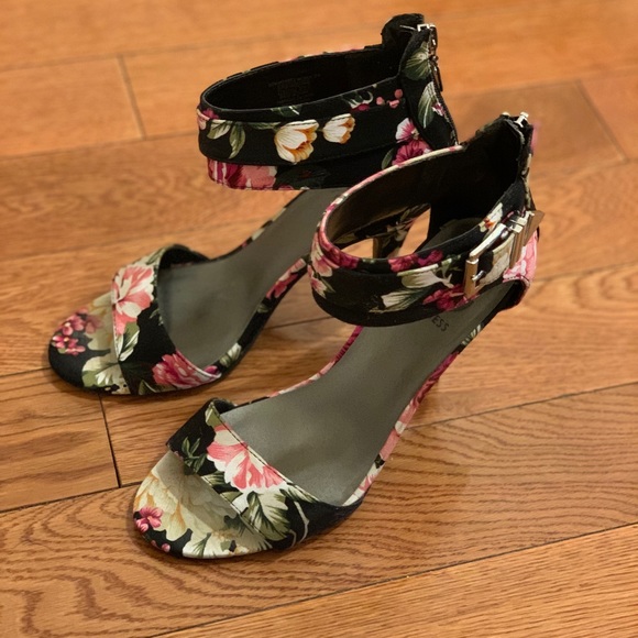 Black Floral High Heel Sandal - Picture 2 of 3